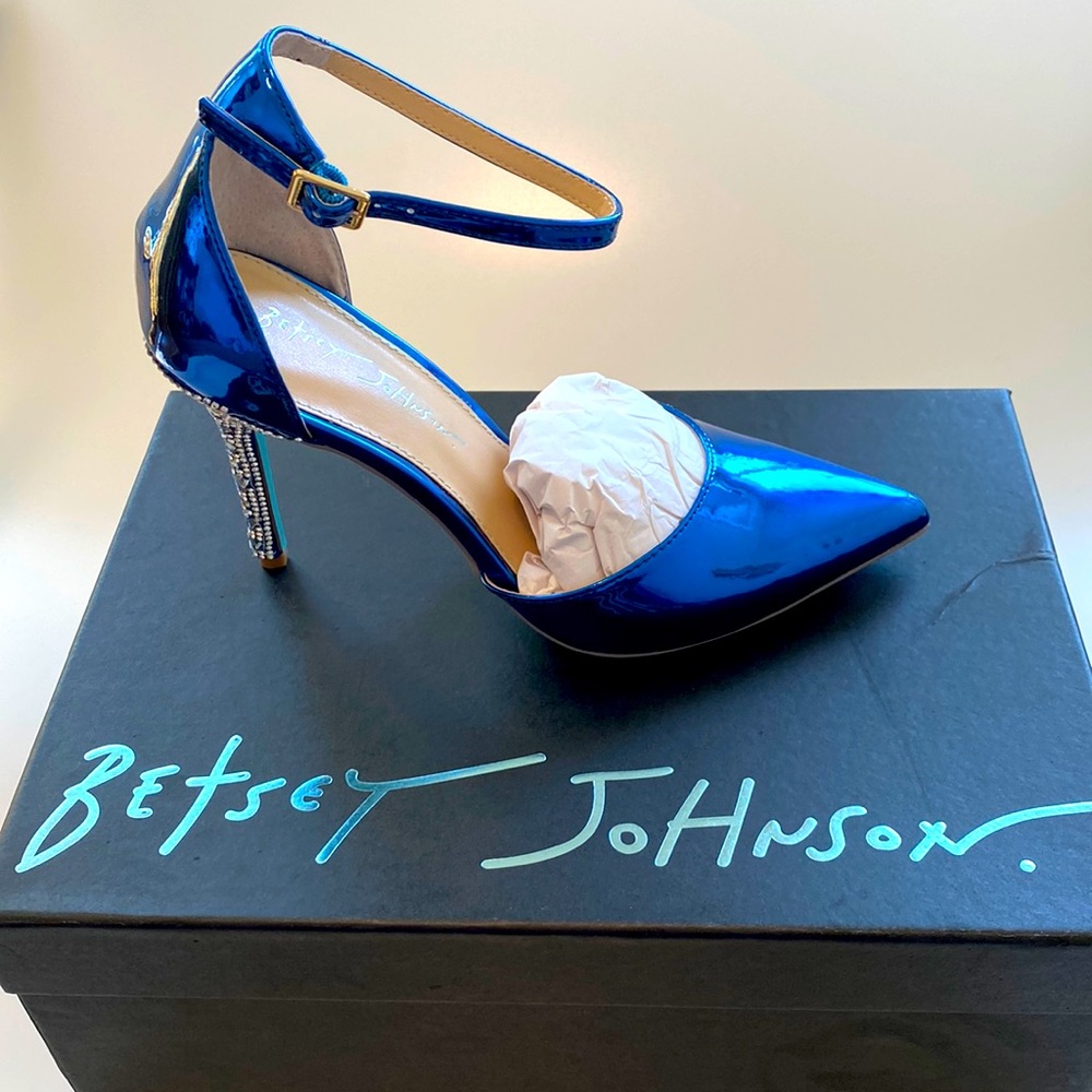 NWT Betsey Johnson Women’s Size 8 Blue Heels
